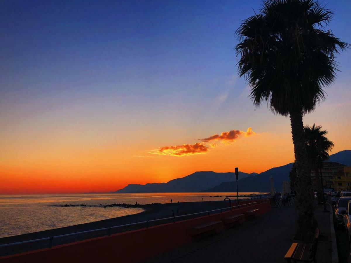 Le Case Del Sole Βεντιμίλια Εξωτερικό φωτογραφία