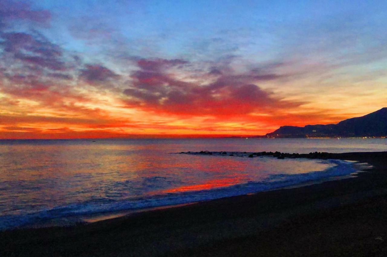 Le Case Del Sole Βεντιμίλια Εξωτερικό φωτογραφία