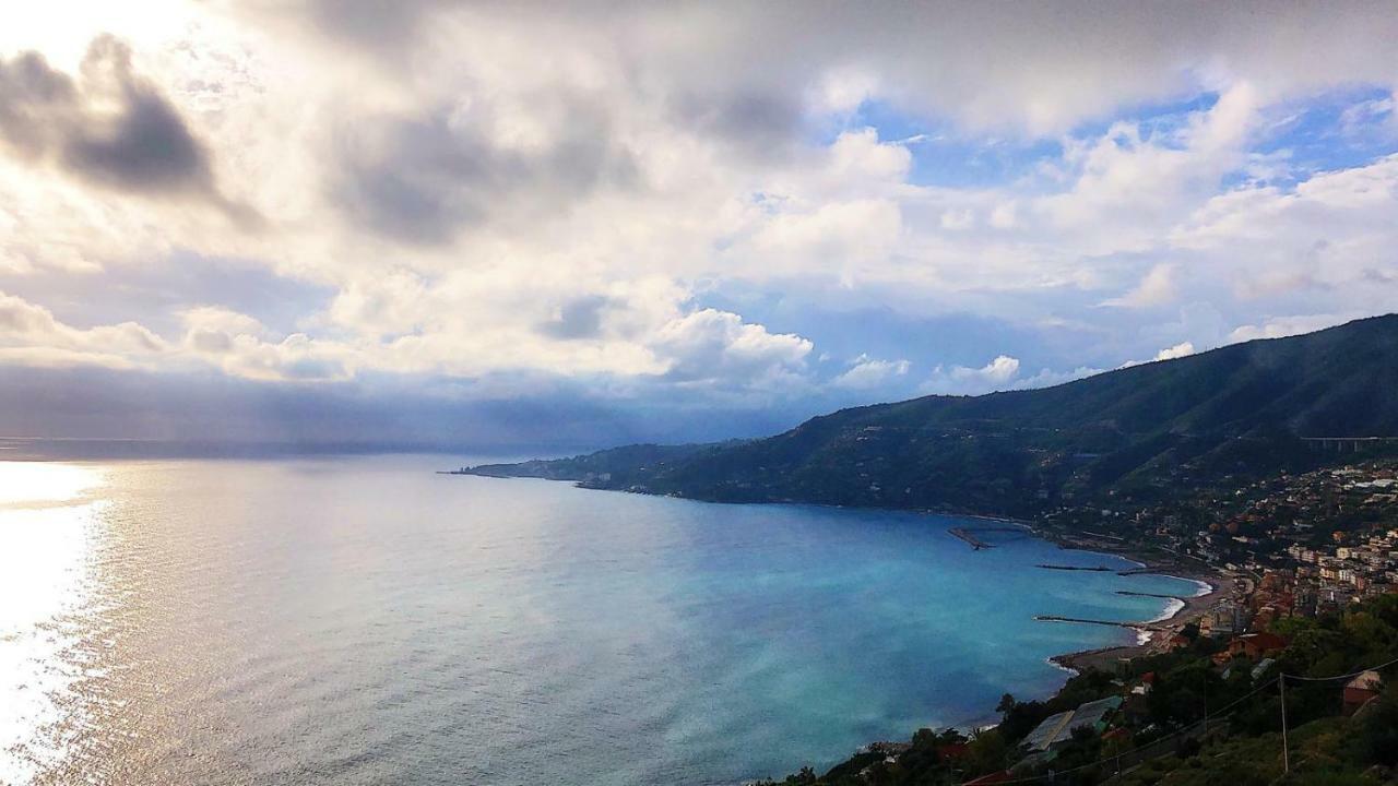 Le Case Del Sole Βεντιμίλια Εξωτερικό φωτογραφία